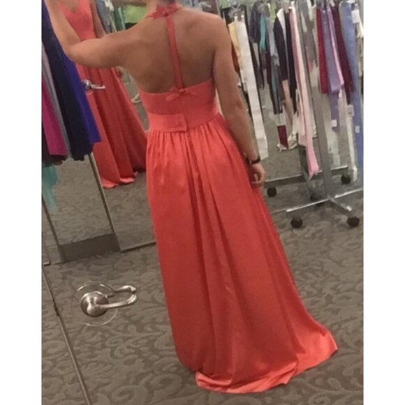 Vera Wang Coral Halter Gown V-Neck Bow Back Slit Skirt Satin Formal Dress Size 2 - Picture 2 of 12